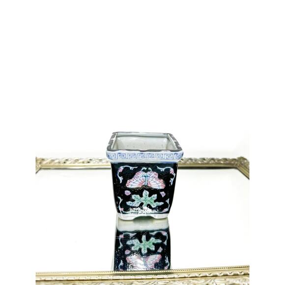 SMALL SQUARE PLANTER, Famille Nori Style Butterfly Square Footed Planter, Succul - Picture 1 of 8